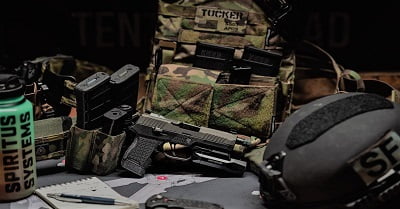 Best plate carrier setup : An image containing one plate carrier with different accessories