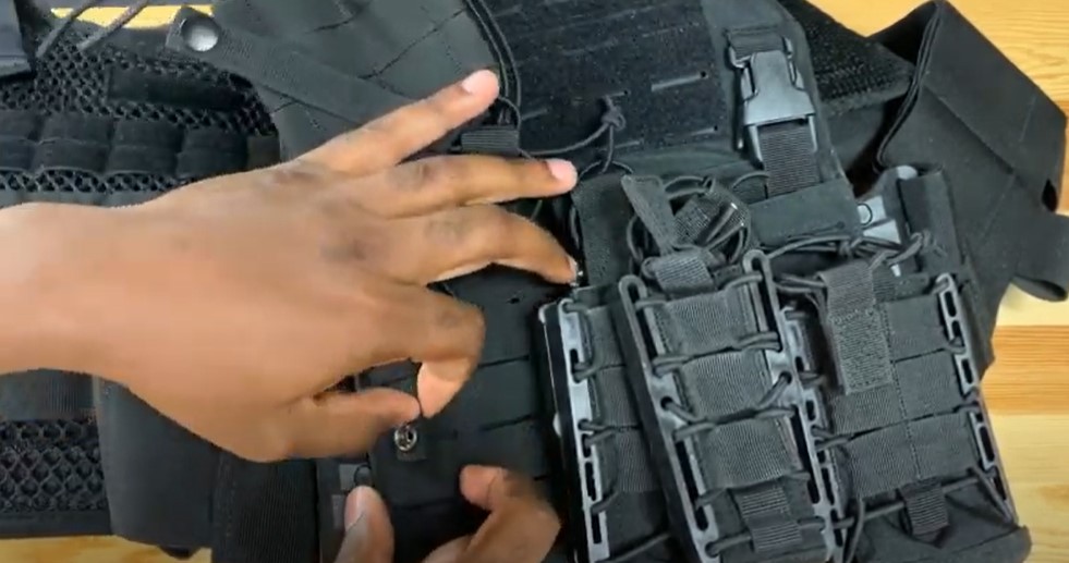 How to Put Mag Pouches on Plate Carrier